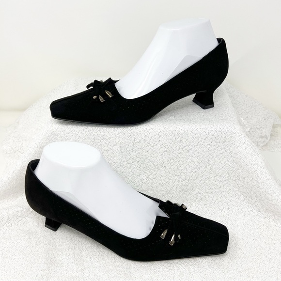 Stuart Weitzman Suede perforated kitten heel shoes size 9 women's - Picture 14 of 16